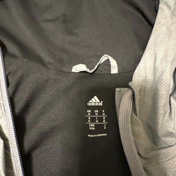 adidas windbreaker - Picture 2 of 3